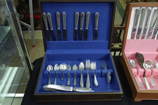 SET OF LUNT STERLING SILVER FLATWARE.