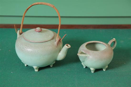 ROOKWOOD TEAPOT AND CREAMER. Footed