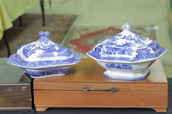 BLUE AND WHITE CHINA TWO COVERED 117327