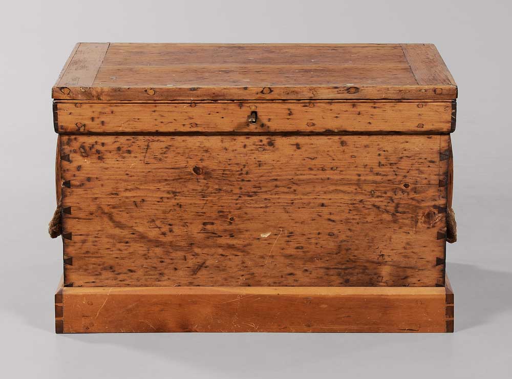 Finely Fitted Sea Chest British 11a9be
