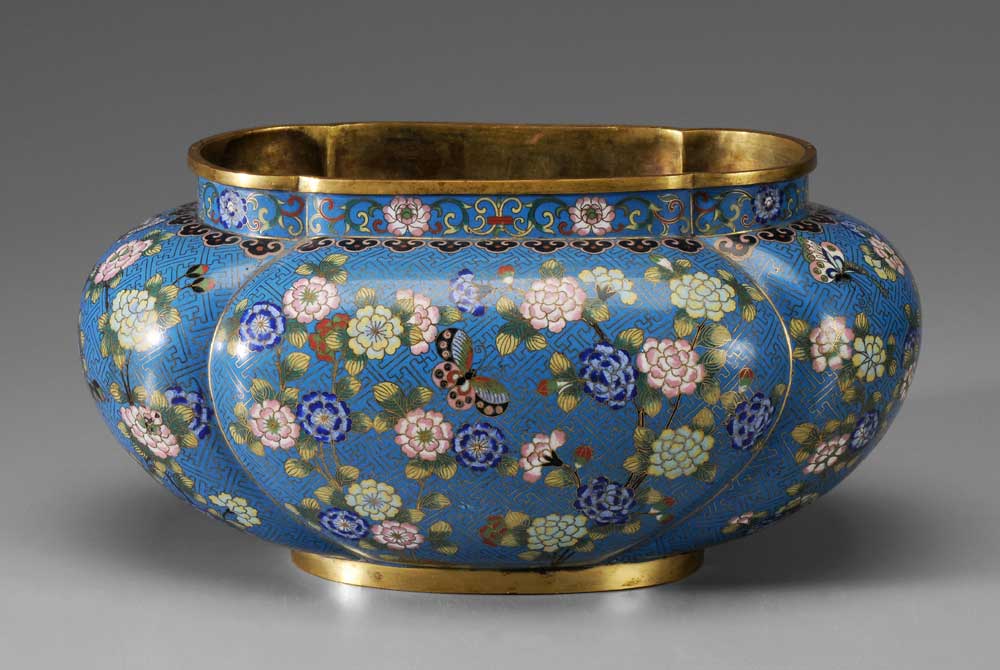 Cloisonné Cachepot Chinese, late 19th/early