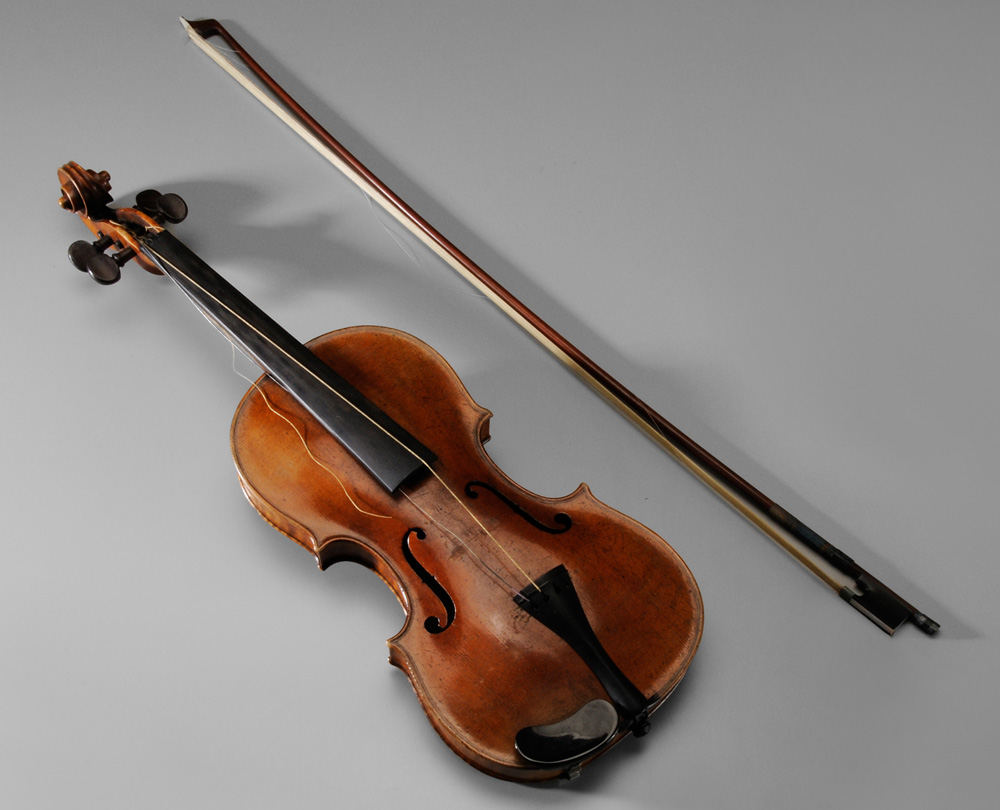 Antique Violin labeled "David Tecchler