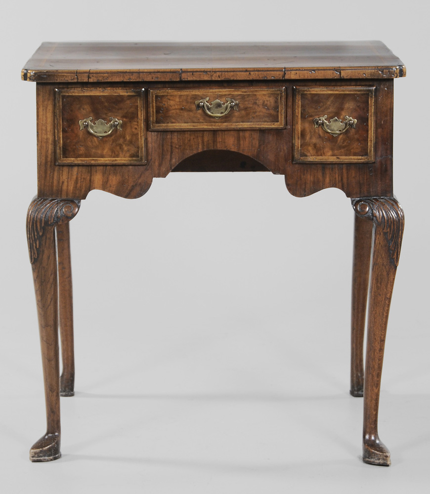 Queen Anne Burlwood Veneered Dr 119171