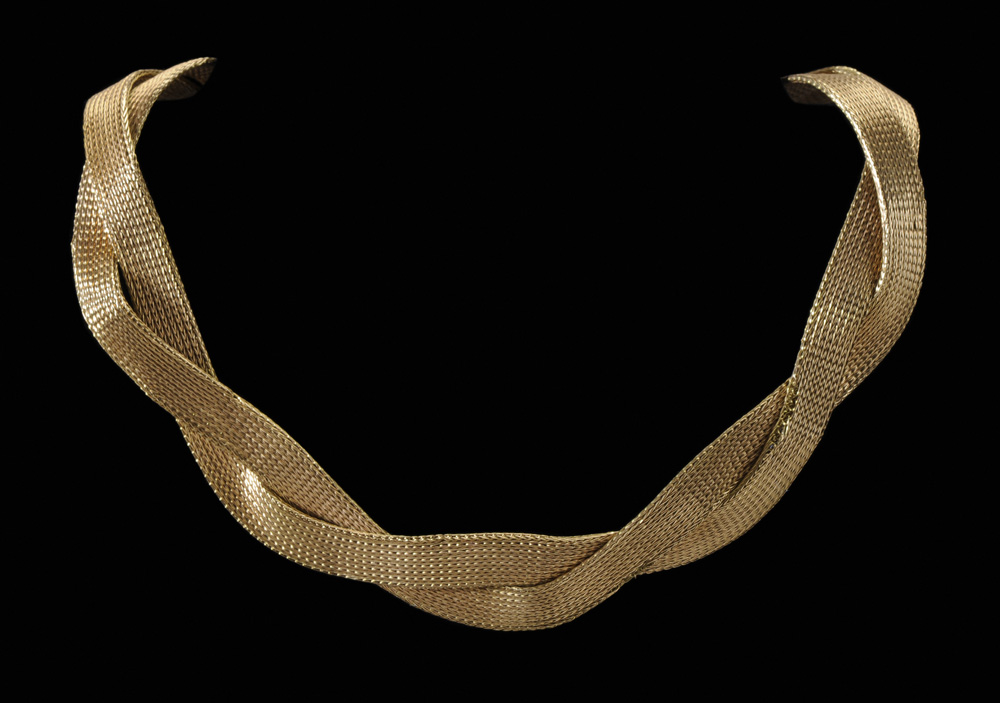 18 Kt. Gold Necklace two interwoven