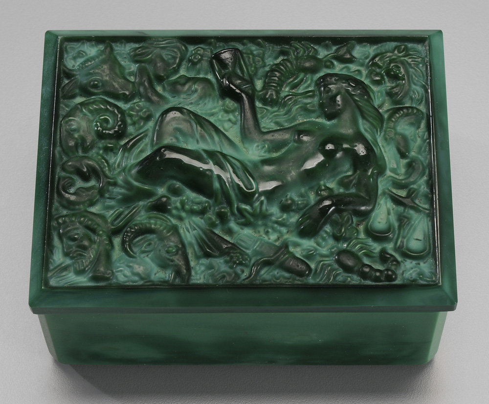 R Lalique Glass Box lid decorated 1195dd