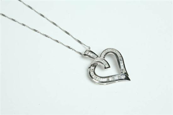 DIAMOND HEART PENDANT White gold  1212f6