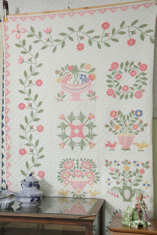 CROSS STITCH QUILT With a floral 12135c