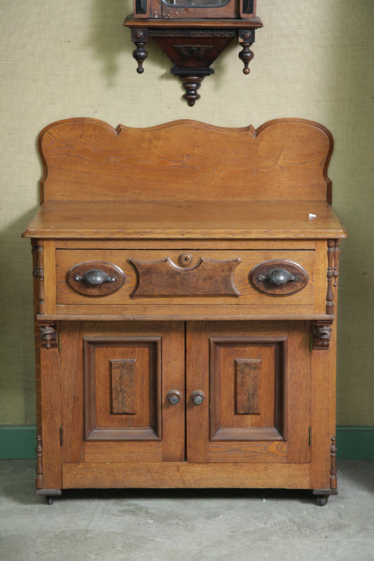 VICTORIAN WASH STAND. Oak with