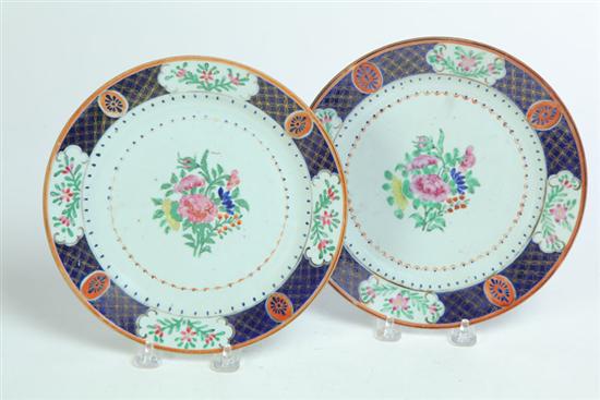 PAIR OF CHINESE EXPORT PLATES  12140c