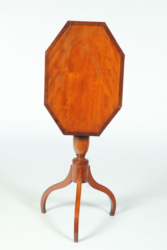 HEPPLEWHITE TILT-TOP CANDLESTAND.