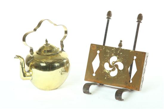 BRASS KETTLE AND TRIVET American 1216e9