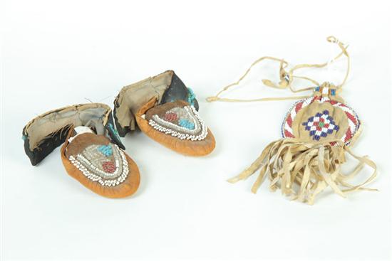 TWO AMERICAN INDIAN BEADED ITEMS  121746