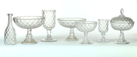 GROUP OF HONEYCOMB PATTERN TABLE ARTICLES.