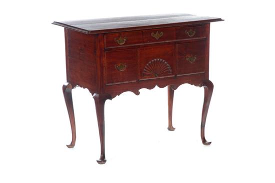 CHIPPENDALE DRESSING TABLE American 1219d9