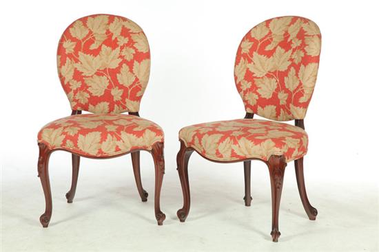 PAIR OF FRENCH STYLE UPHOLSTERED 121a7d