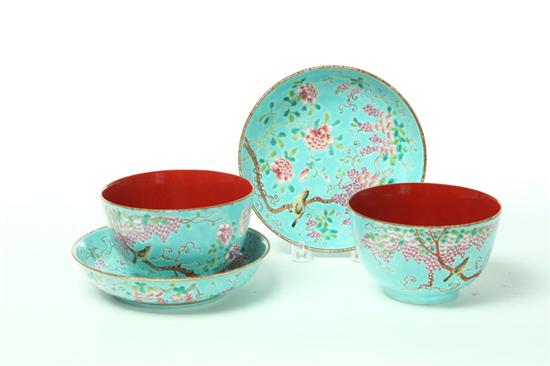  PAIR OF CHINESE EXPORT BOWLS 121a86