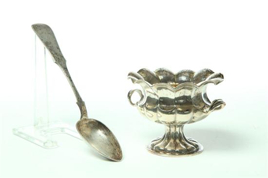 TWO PIECES OF RUSSIAN SILVER  121a8b