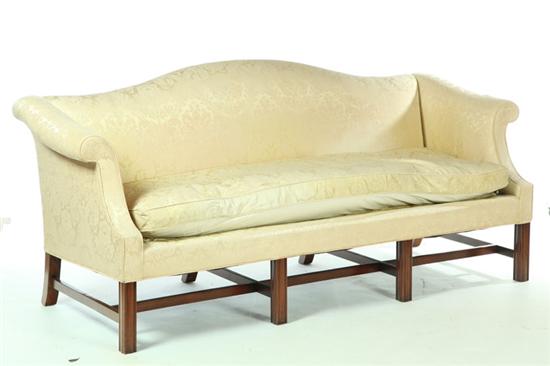 CHIPPENDALE STYLE SOFA Beacon 121bef