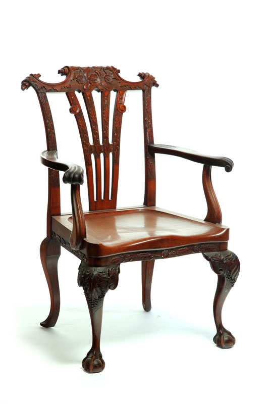CARVED CHIPPENDALE STYLE ARMCHAIR  121be7
