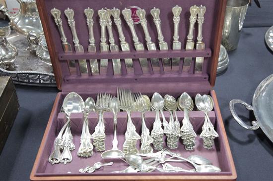 SET OF STERLING SILVER FLATWARE  121de3