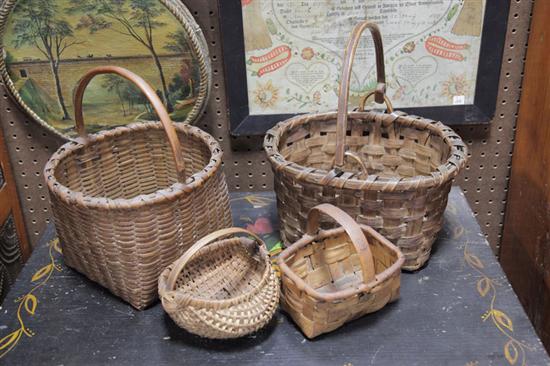 FOUR BASKETS. Small buttocks basket