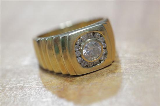 MAN'S GOLD RING. Marked ''14KP