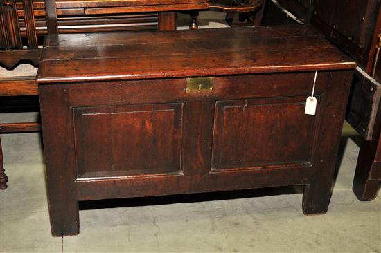 ENGLISH COFFER Dark stained oak 12210d