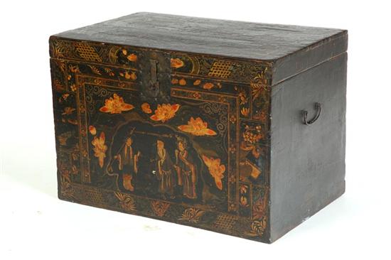 DECORATED TRUNK China 2nd half 19th 1221a6