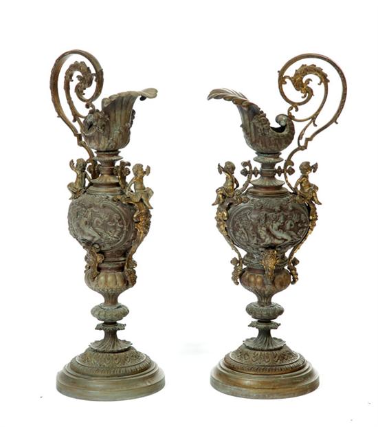 PAIR OF DECORATIVE EWERS European 12225c