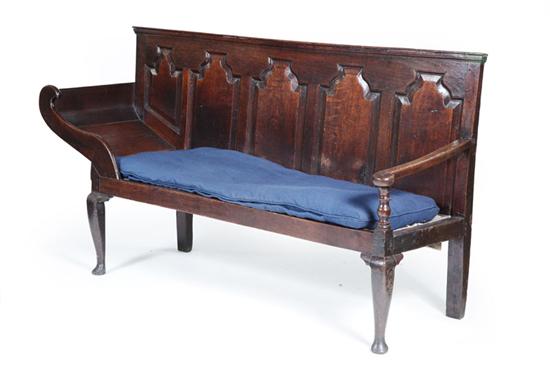 QUEEN ANNE-STYLE SETTEE OR SETTLE