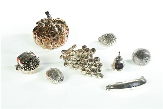 EIGHT PIECES OF DECORATIVE FRUIT  12231f