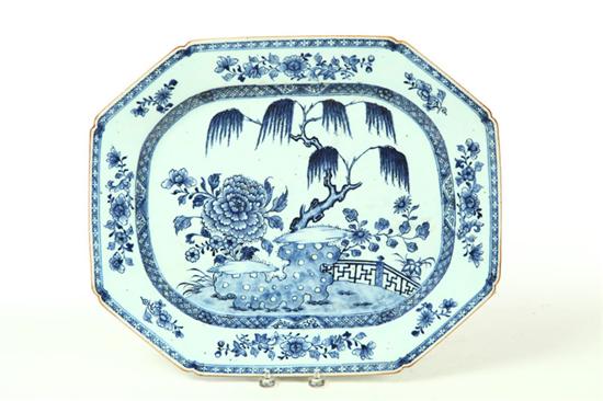 CHINESE EXPORT PLATTER.  First half-19th