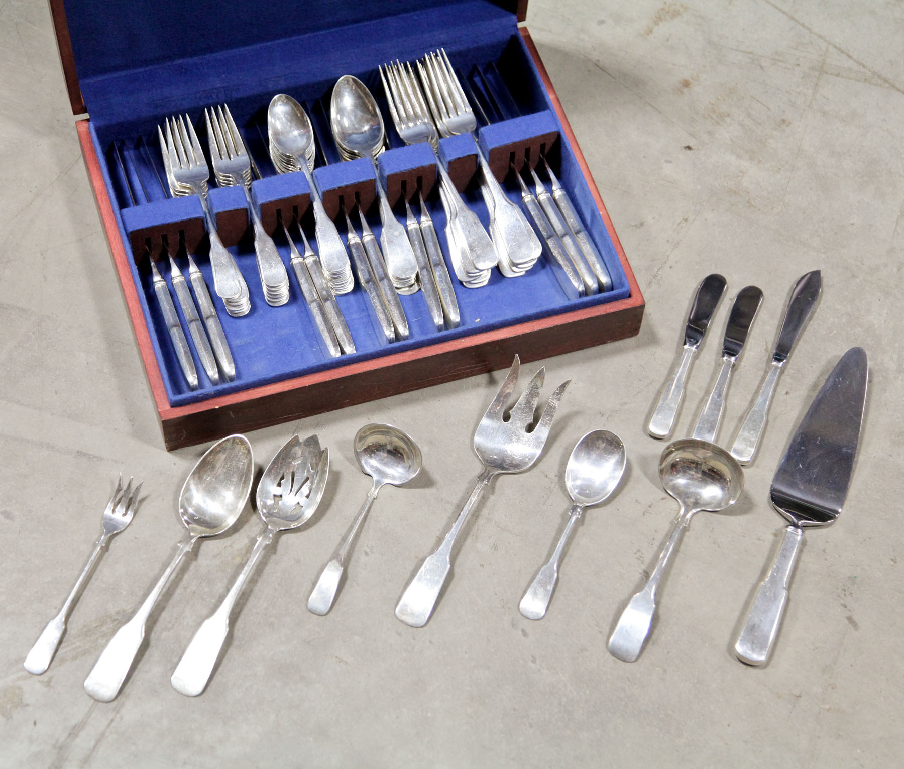 SET OF INTERNATIONAL STERLING SILVER