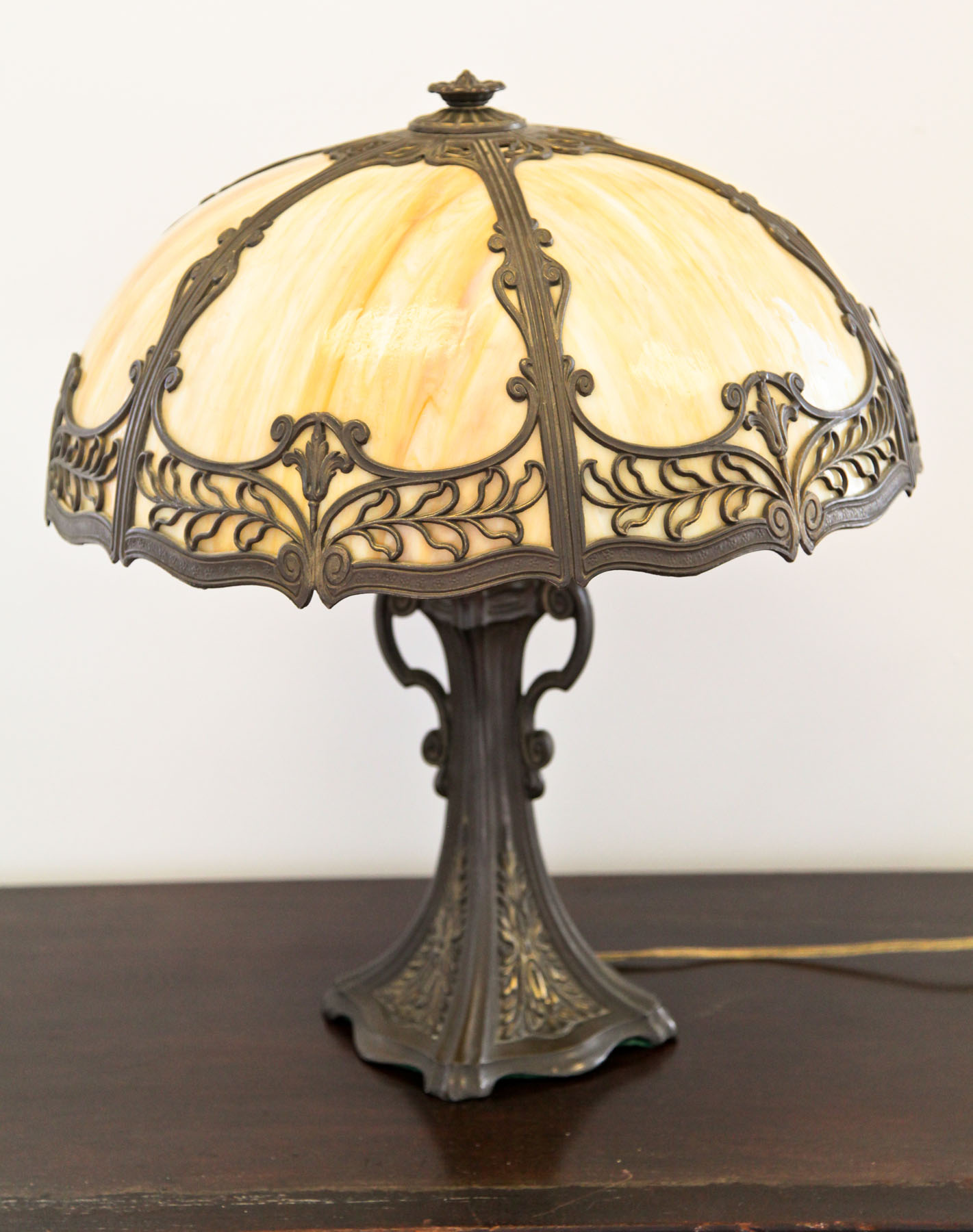LEADED GLASS TABLE LAMP.  American 