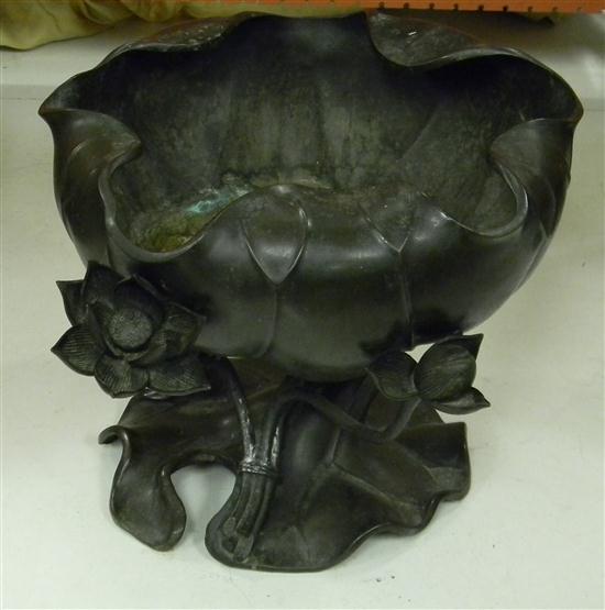 Metal lily and pad planter 12 1206fa