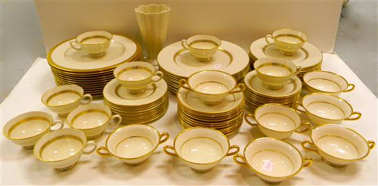 Lenox gilt decorated porcelain dinnerware