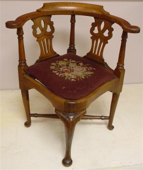 Corner chair American 18th C  120963