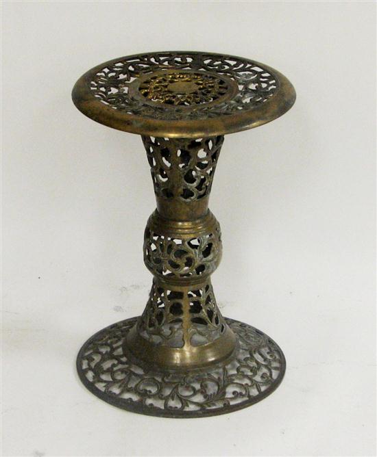 Brass pedestal 16 3 4 h reticulated 120996