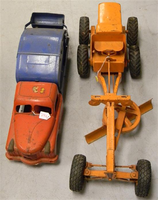 Doepke orange roadgrader and Structo