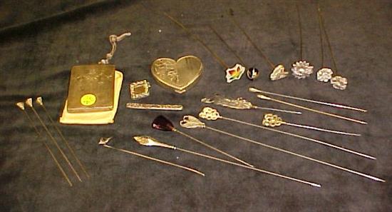 Eighteen assorted hatpins including