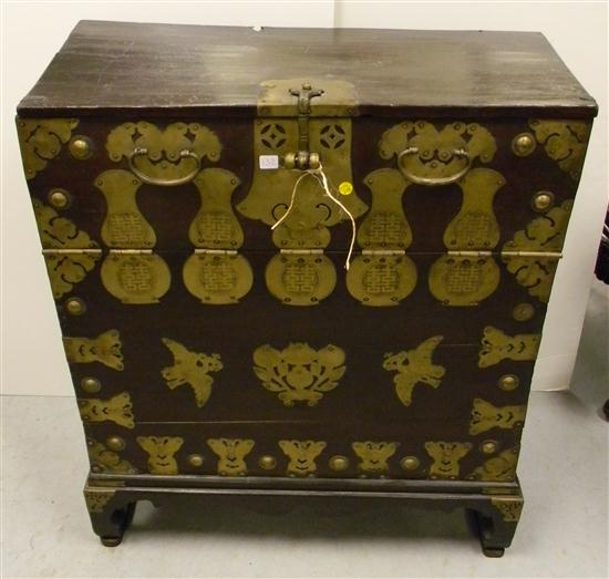 Korean clothing chest c 1900 120c1b