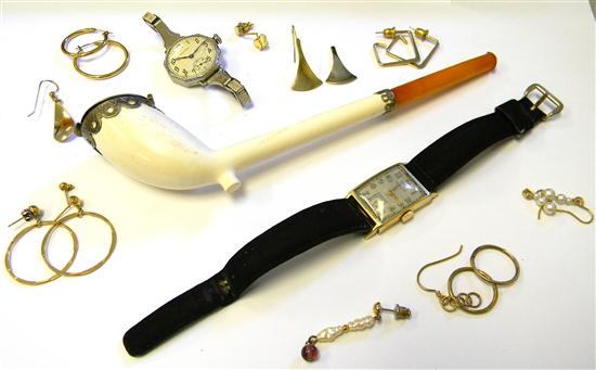 Small assortment of gold and costume