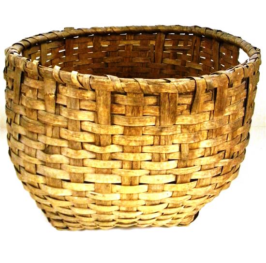 Round woven basket with double carrying