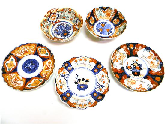 Five pieces of Japanese Imari porcelain 120dbe