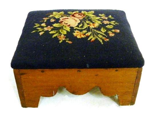 Foot stool pine base with scalloped 120eb8