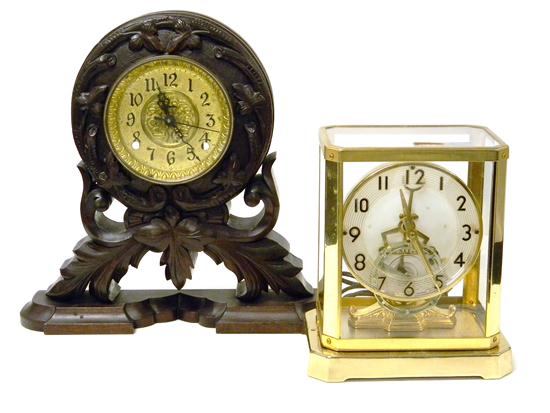 Two clocks: Modern United Clock