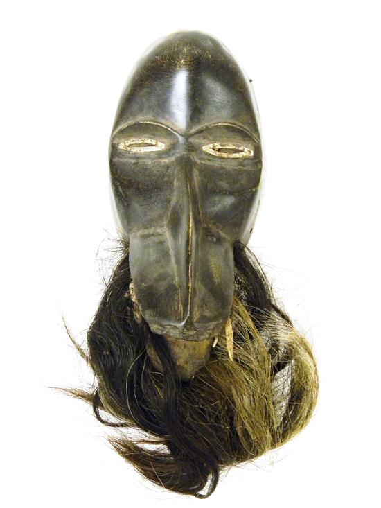 Carved African mask of the Dan 120efe