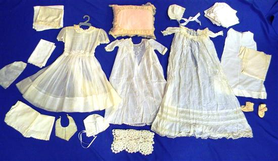 Assortment of fine baby textiles 1210cb