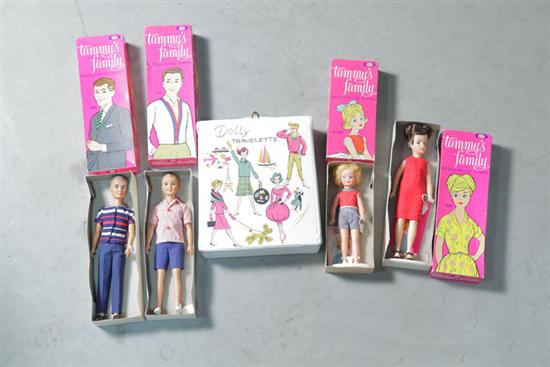 FIVE TAMMY'S FAMILY DOLLS. Set