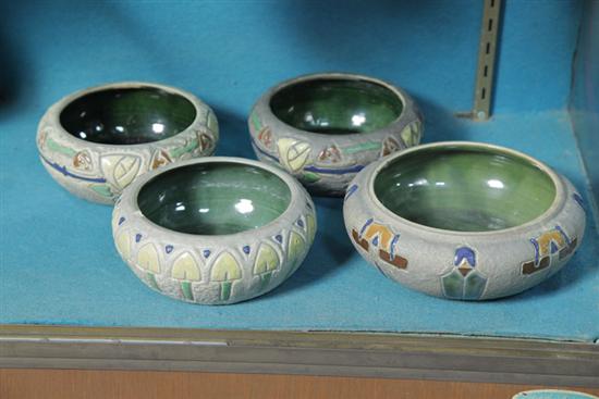 FOUR ROSEVILLE LOW BOWLS All in 1239fd